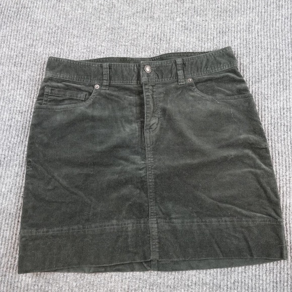 Patagonia Pants - Patagonia Skirt Womens 8 Green Corduroy A-Line Short Pockets Fall Winter